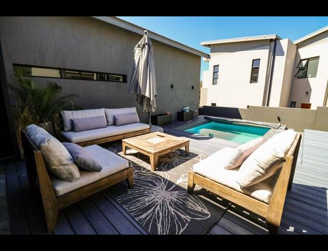 4 BEDROOM HOUSE FOR SALE IN COPPERLEAF ESTATE